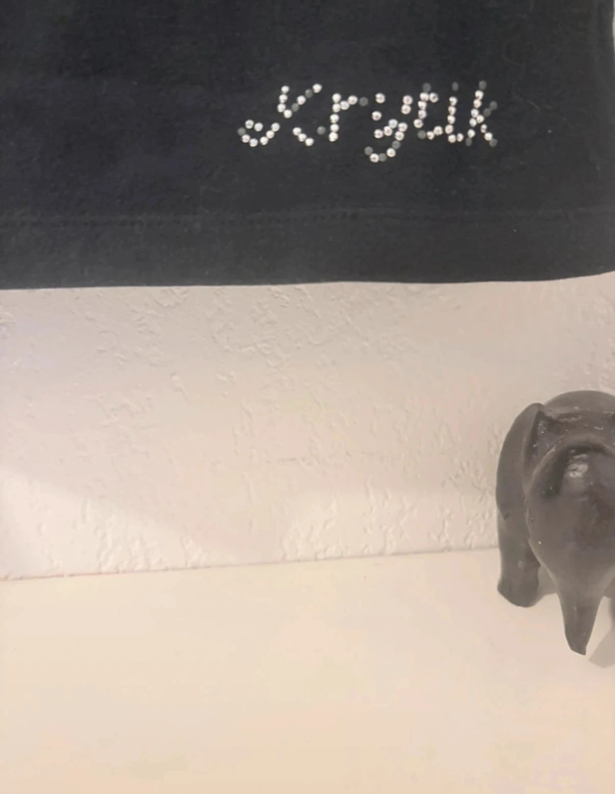 🔵 Zwarte trui met ronde hals en strass logo - Krytik - 6 jaar – photo 4